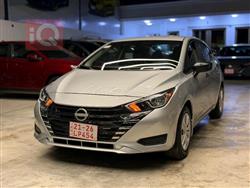 نيسان فيرسا